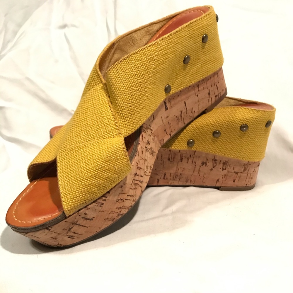 EUC - Crown Vintage - Yellow Wedges w/ Studs